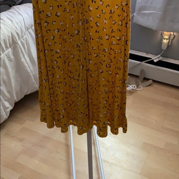 yellow floral dress - Picture 2 of 2